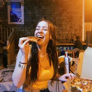 Meet your Posher, Valeria